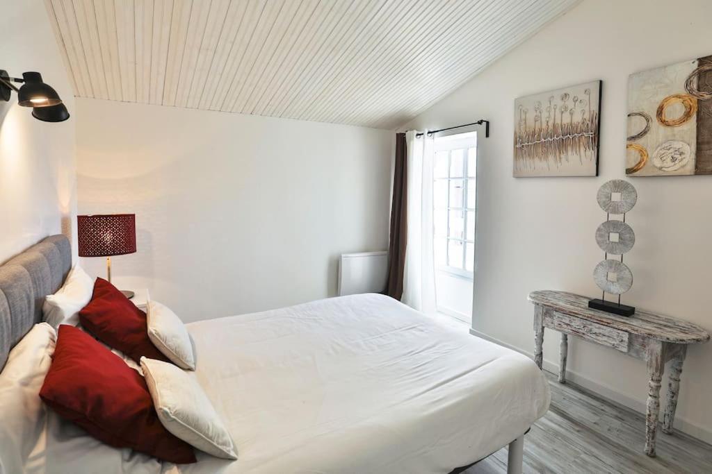Le Cosy T2 Hypercentre ! Parking Inclus Et La Plage A 2 Min ! Les Sables-dʼOlonne Exterior foto