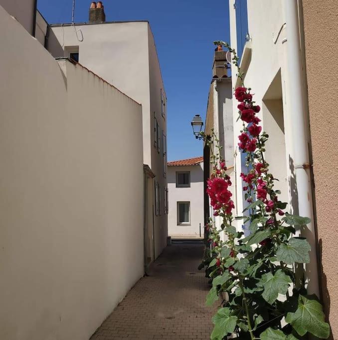 Le Cosy T2 Hypercentre ! Parking Inclus Et La Plage A 2 Min ! Les Sables-dʼOlonne Exterior foto