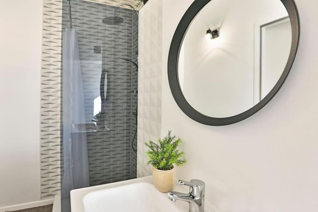 Le Cosy T2 Hypercentre ! Parking Inclus Et La Plage A 2 Min ! Les Sables-dʼOlonne Exterior foto